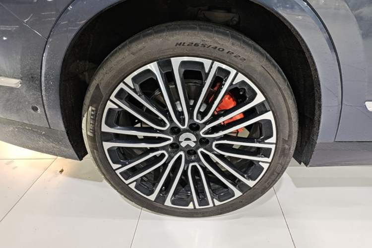 Used Nio ES8 2026 Model 6-seat Executive Signature Edition Right Rear Wheel Hub