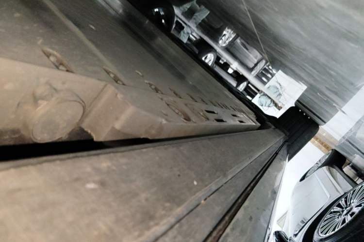 Used Nio ES8 2026 Model 6-seat Executive Signature Edition Right Side Sill