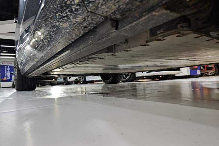 Used Nio ES8 2026 Model 6-seat Executive Signature Edition Right Side Sill