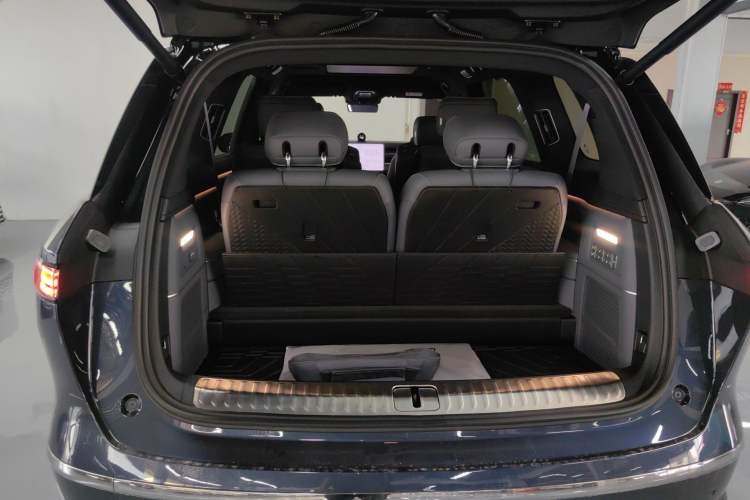 Used Nio ES8 2026 Model 6-seat Executive Luxury Edition Trunk