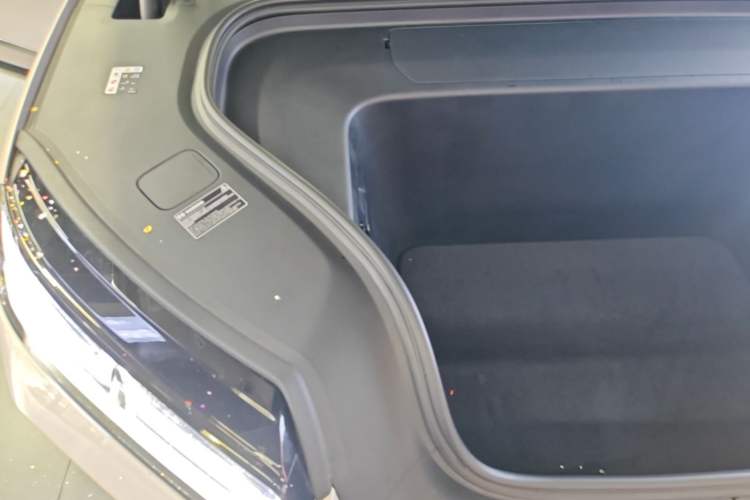 Used Nio ES8 2026 Model 7-seat Executive Luxury Edition Engine Bay Right