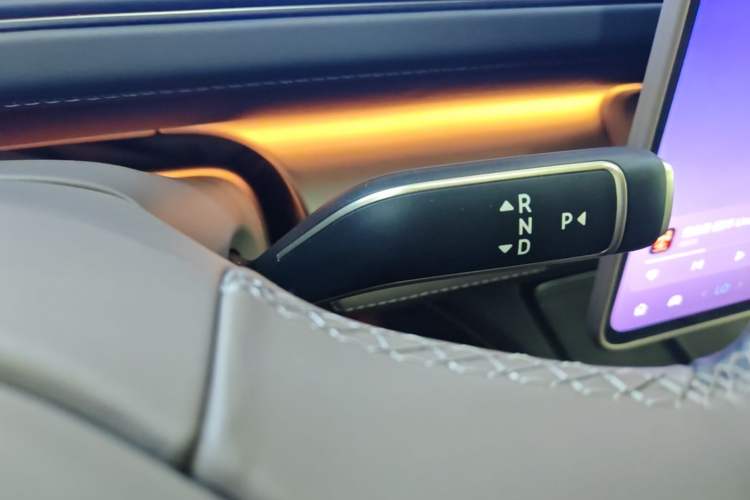 Used Nio ES8 2026 Model 7-seat Executive Luxury Edition Gear Lever