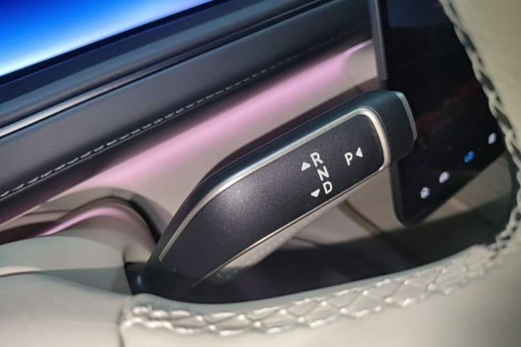 Used Nio ES8 2026 Model 6-seat Executive Signature Edition Gear Lever