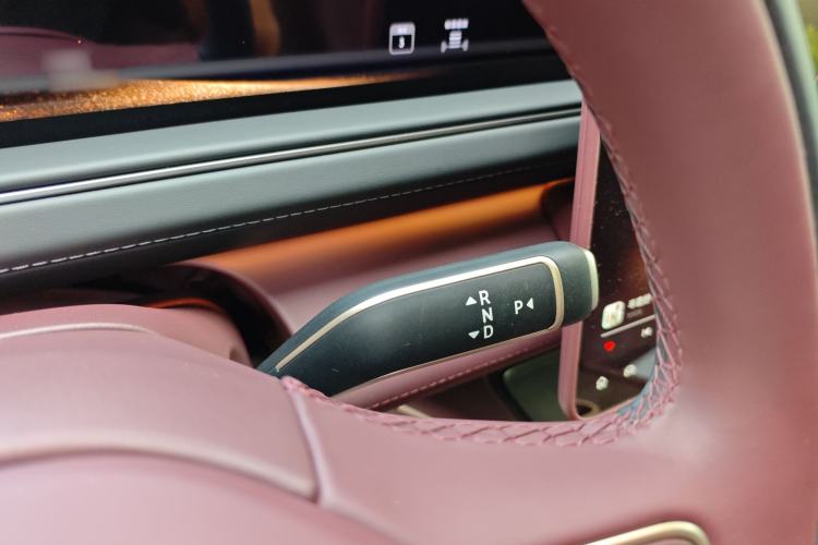 Used Nio ES8 2026 Model 6-seat Executive Signature Edition Gear Lever