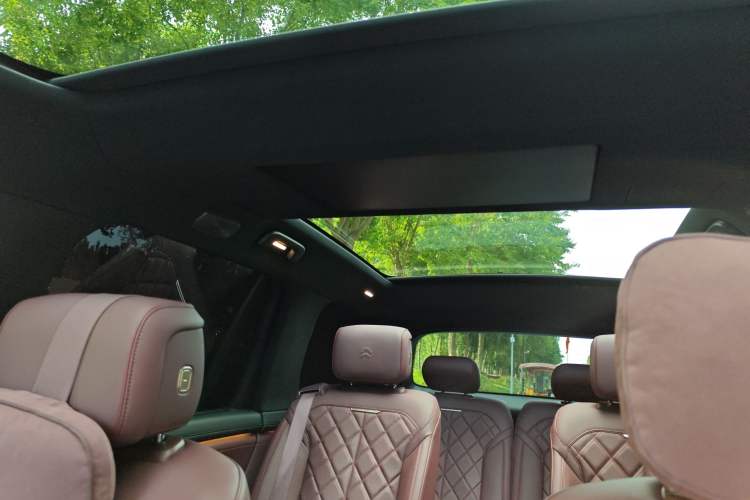 Used Nio ES8 2026 Model 6-seat Executive Signature Edition Headliner