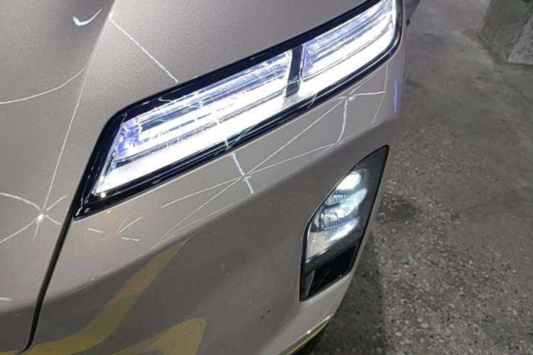 Used Nio ES8 2026 Model 6-seat Executive Signature Edition Left Front Headlight