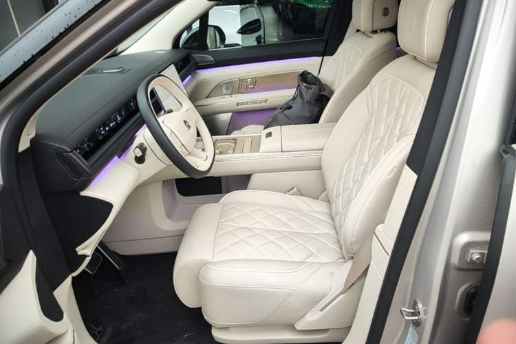 Used Nio ES8 2026 Model 6-seat Executive Luxury Edition Left Front Seat