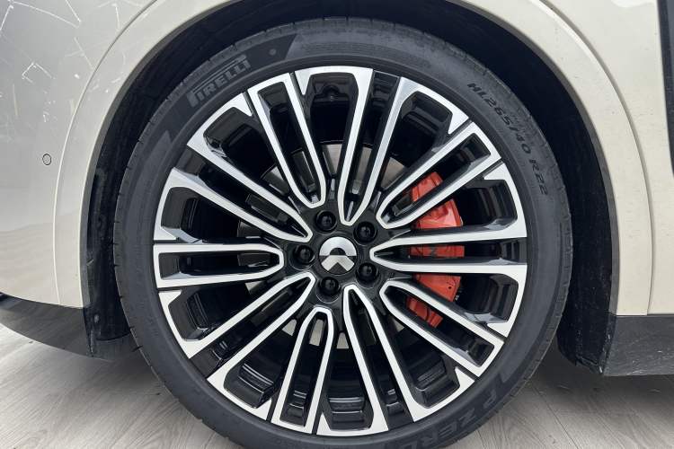 Used Nio ES8 2026 Model 6-seat Executive Signature Edition Left Front Wheel Hub