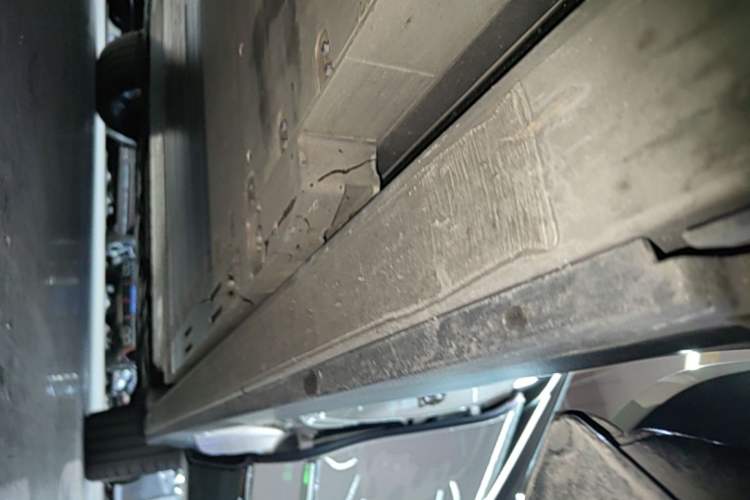 Used Nio ES8 2026 Model 6-seat Executive Signature Edition Left Side Sill