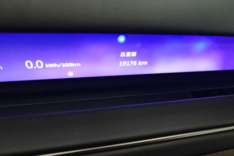 Used Nio ES8 2026 Model 7-seat Executive Luxury Edition Odometer Close Up