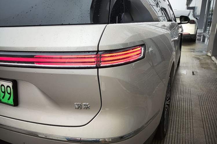 Used Nio ES8 2026 Model 6-seat Executive Luxury Edition Right Rear Taillight