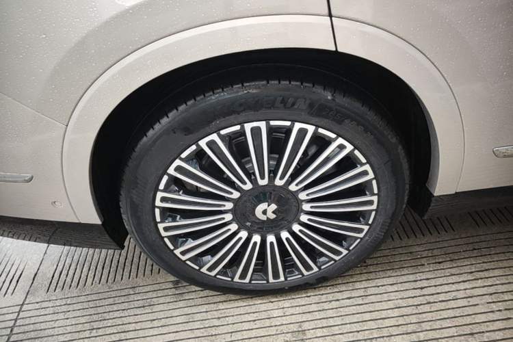 Used Nio ES8 2026 Model 6-seat Executive Luxury Edition Right Rear Wheel Hub