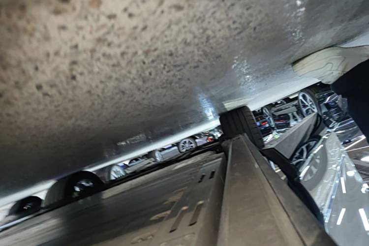 Used Nio ES8 2026 Model 6-seat Executive Signature Edition Right Side Sill