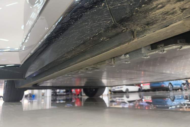 Used Nio ES8 2026 Model 6-seat Executive Signature Edition Right Side Sill