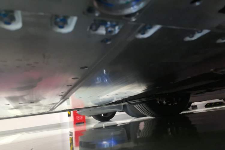 Used Nio ES8 2026 Model 6-seat Executive Luxury Edition Chassis Rear Left