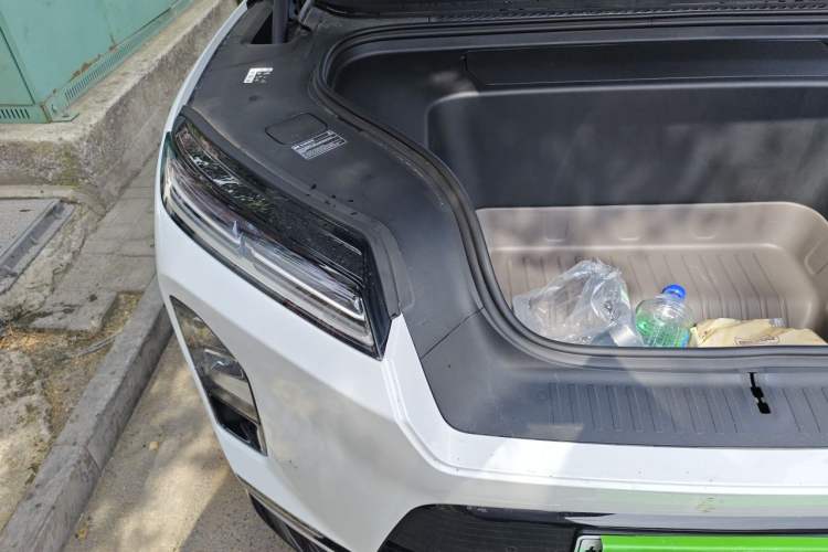 Used Nio ES8 2026 Model 6-seat Executive Luxury Edition Engine Bay Right