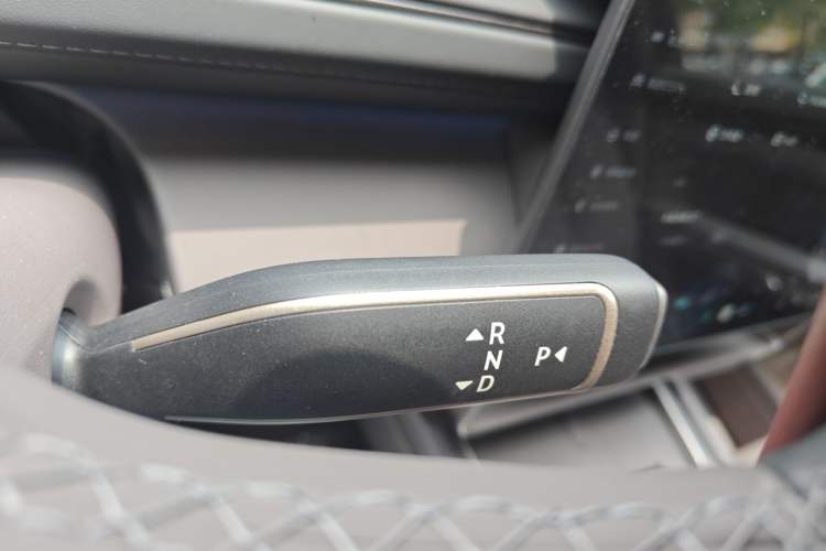 Used Nio ES8 2026 Model 6-seat Executive Signature Edition Gear Lever