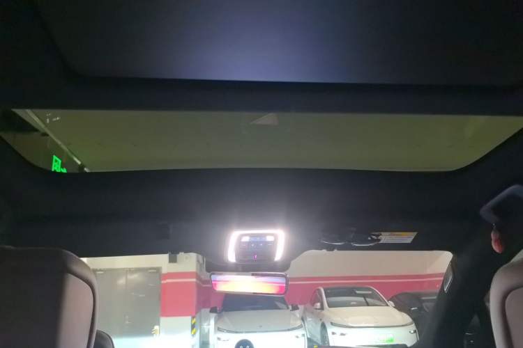 Used Nio ES8 2026 Model 6-seat Executive Luxury Edition Headliner