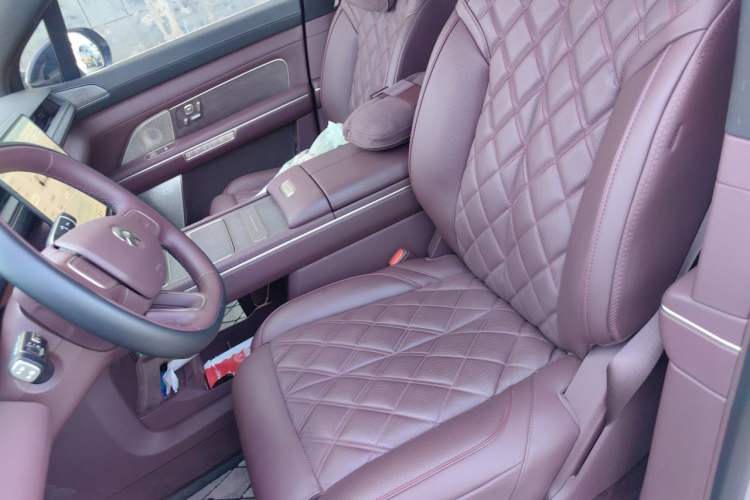 Used Nio ES8 2026 Model 6-seat Executive Signature Edition Left Front Seat