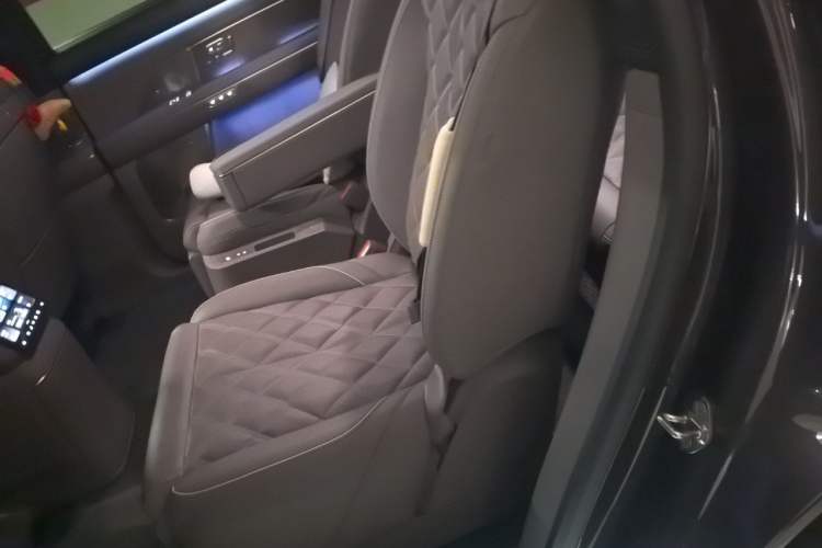 Used Nio ES8 2026 Model 6-seat Executive Luxury Edition Left Rear Seat