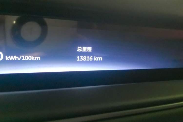 Used Nio ES8 2026 Model 6-seat Executive Luxury Edition Odometer Close Up
