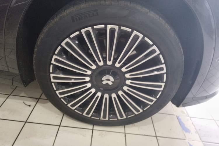 Used Nio ES8 2026 Model 6-seat Executive Luxury Edition Right Front Wheel Hub