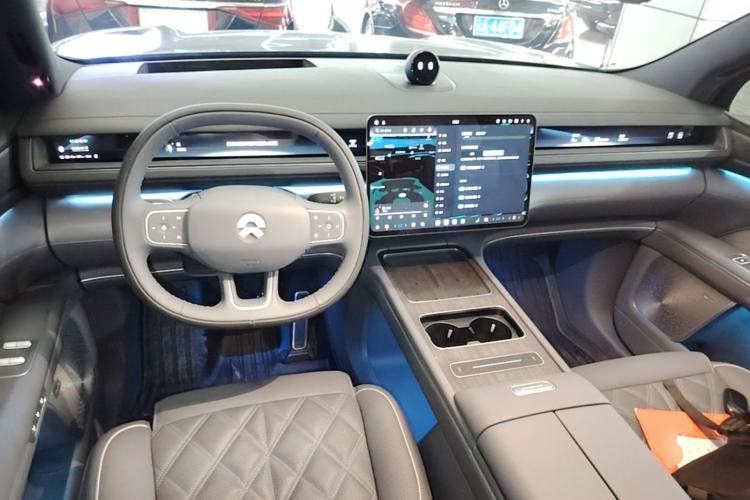 Used Nio ES8 2026 Model 6-seat Executive Signature Edition Center Console