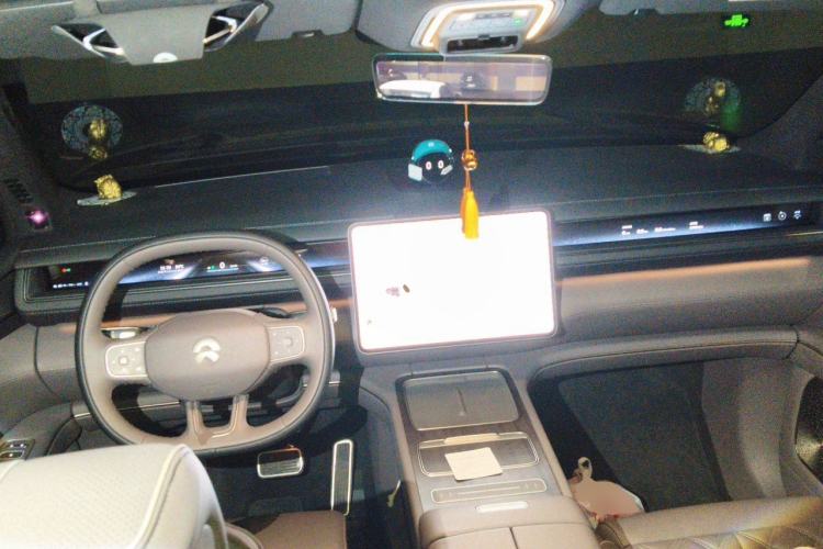 Used Nio ES8 2026 Model 6-seat Executive Signature Edition Center Console
