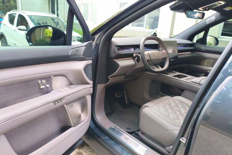 Used Nio ES8 2026 Model 6-seat Executive Signature Edition Driver Seat