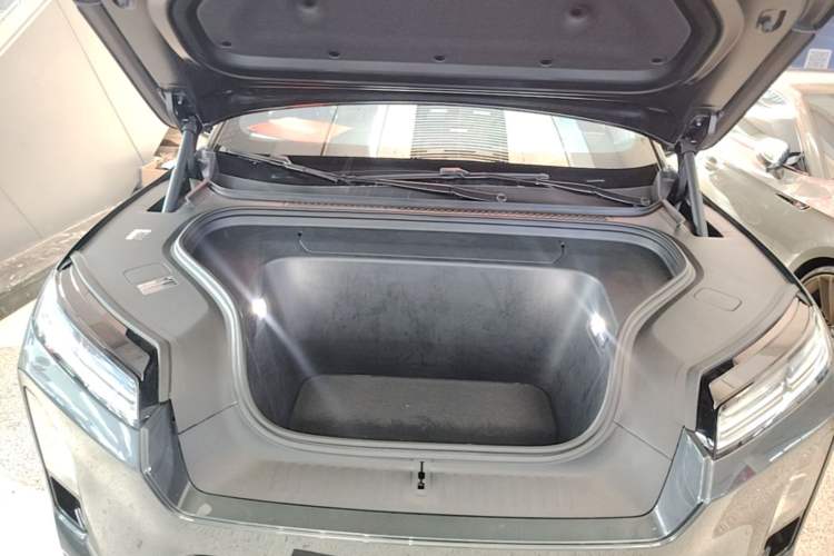 Used Nio ES8 2026 Model 6-seat Executive Signature Edition Engine Bay