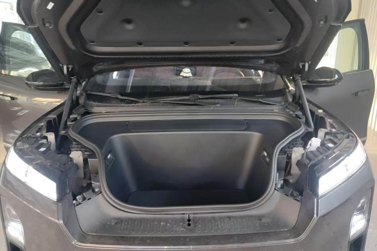 Used Nio ES8 2026 Model 6-seat Executive Signature Edition Engine Bay