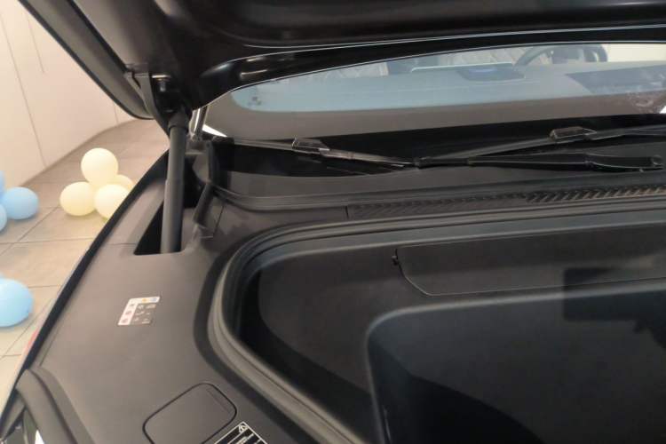 Used Nio ES8 2026 Model 6-seat Executive Luxury Edition Engine Bay Right