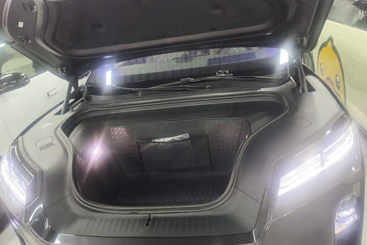 Used Nio ES8 2026 Model 6-seat Executive Signature Edition Engine Bay