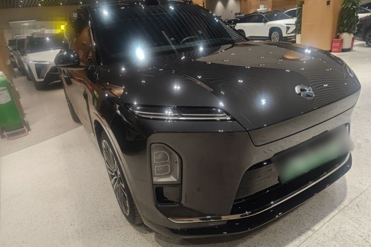 Used Nio ES8 2026 Model 6-seat Executive Signature Edition Front Right 45 Deg