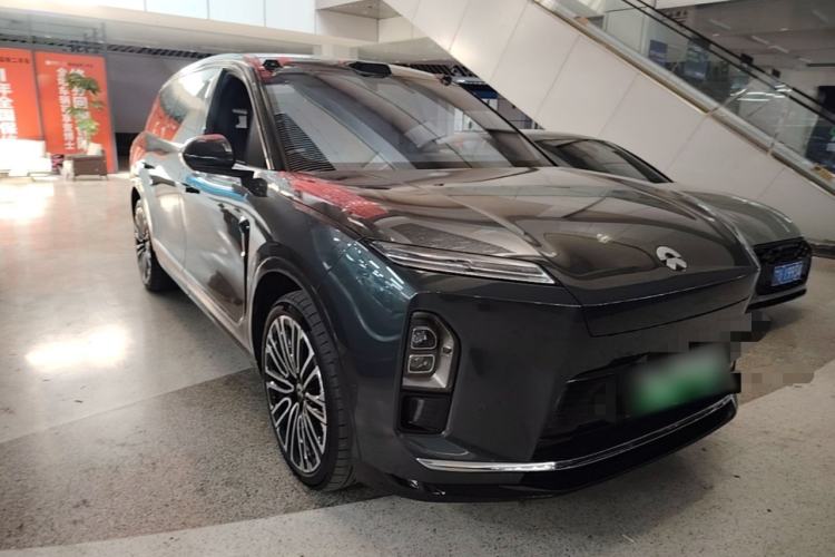 Used Nio ES8 2026 Model 6-seat Executive Signature Edition Front Right 45 Deg