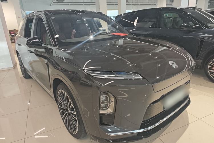 Used Nio ES8 2026 Model 6-seat Executive Signature Edition Front Right 45 Deg