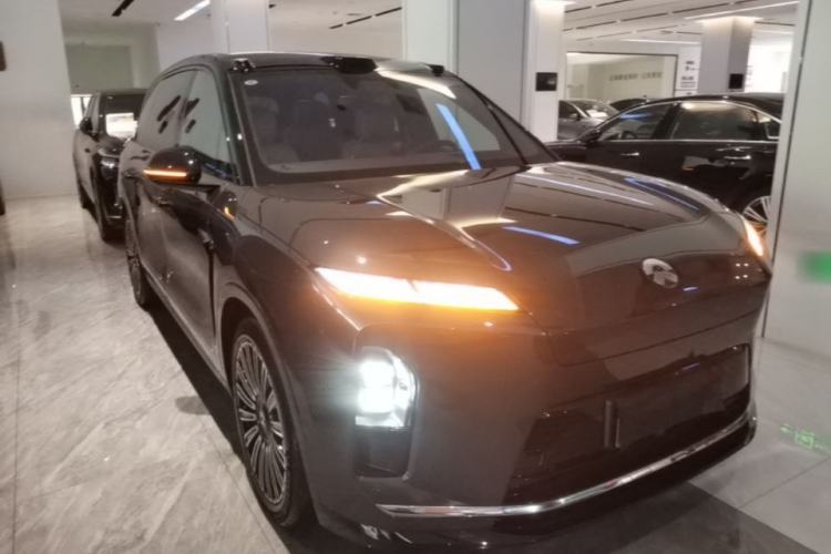 Used Nio ES8 2026 Model 6-seat Executive Luxury Edition Front Right 45 Deg