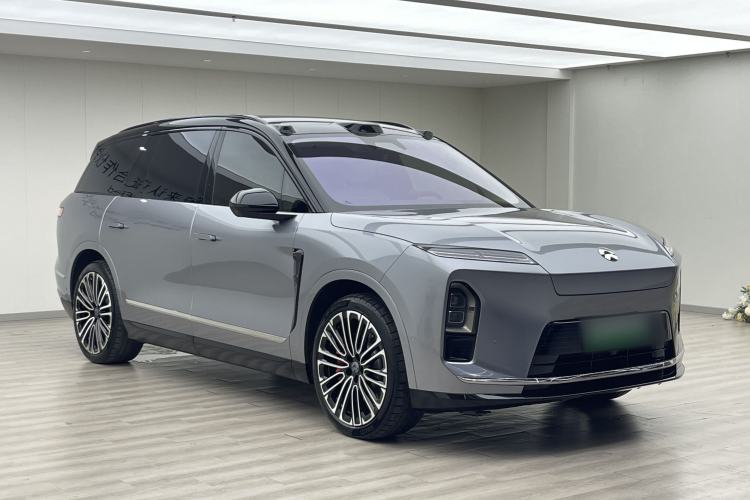 Used Nio ES8 2026 Model 6-seat Executive Signature Edition Front Right 45 Deg