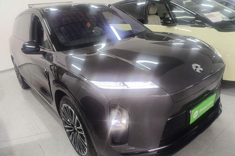 Used Nio ES8 2026 Model 6-seat Executive Signature Edition Front Right 45 Deg