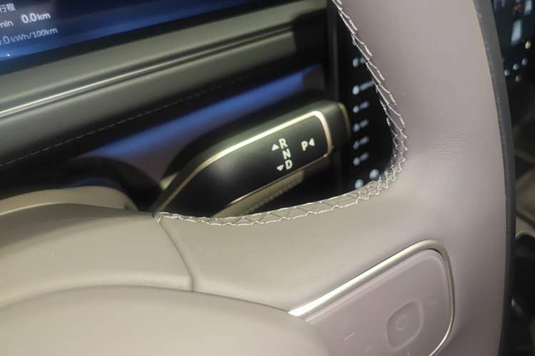 Used Nio ES8 2026 Model 6-seat Executive Signature Edition Gear Lever