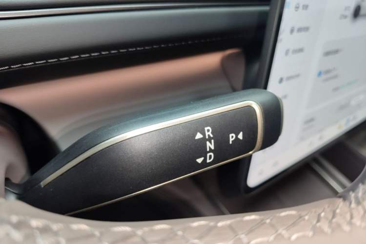Used Nio ES8 2026 Model 6-seat Executive Signature Edition Gear Lever