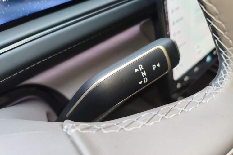 Used Nio ES8 2026 Model 6-seat Executive Signature Edition Gear Lever