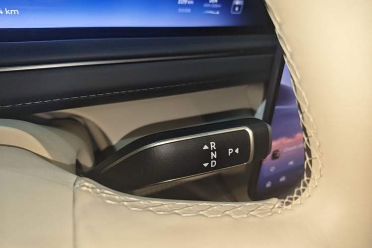 Used Nio ES8 2026 Model 6-seat Executive Signature Edition Gear Lever