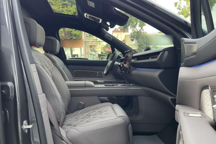 Used Nio ES8 2026 Model 6-seat Executive Luxury Edition Interior 1