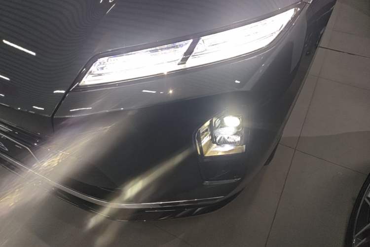 Used Nio ES8 2026 Model 6-seat Executive Signature Edition Left Front Headlight