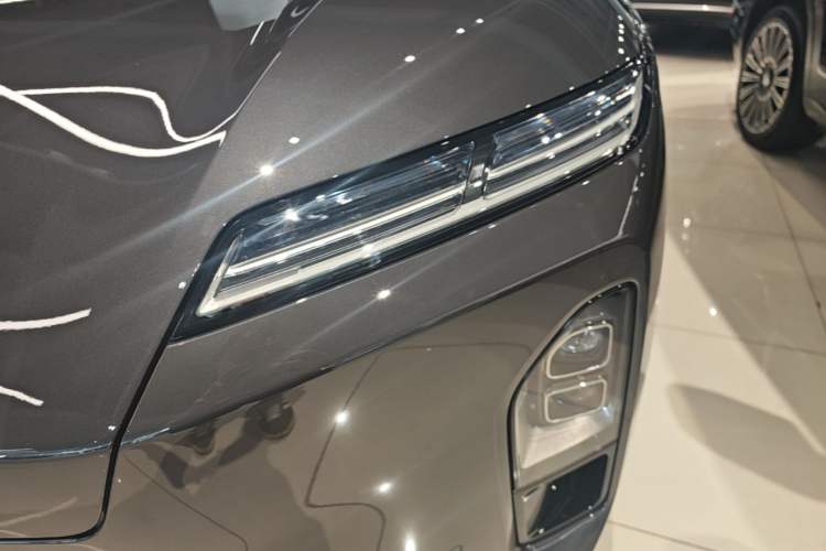 Used Nio ES8 2026 Model 6-seat Executive Signature Edition Left Front Headlight
