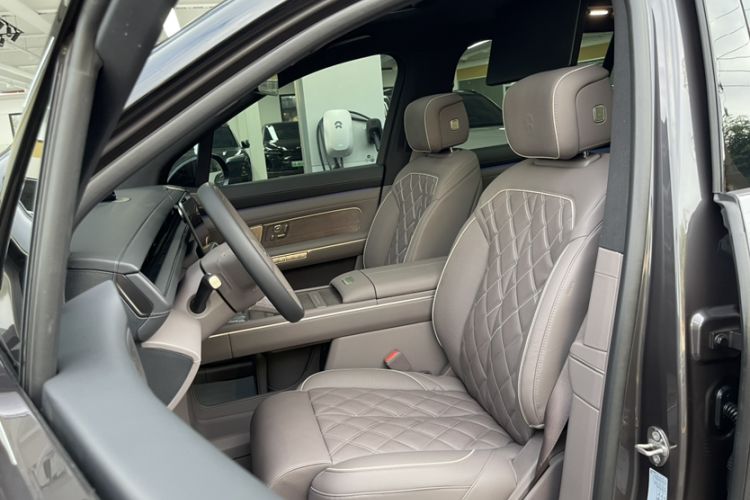 Used Nio ES8 2026 Model 6-seat Executive Luxury Edition Left Front Seat
