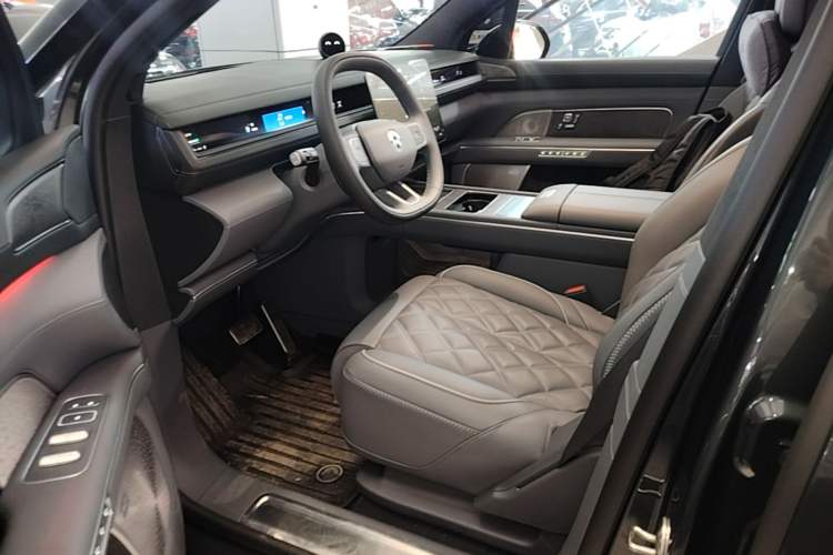 Used Nio ES8 2026 Model 6-seat Executive Signature Edition Left Front Seat