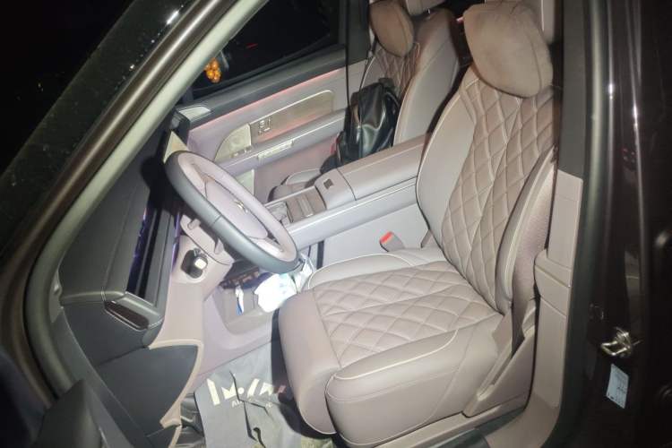 Used Nio ES8 2026 Model 6-seat Executive Luxury Edition Left Front Seat
