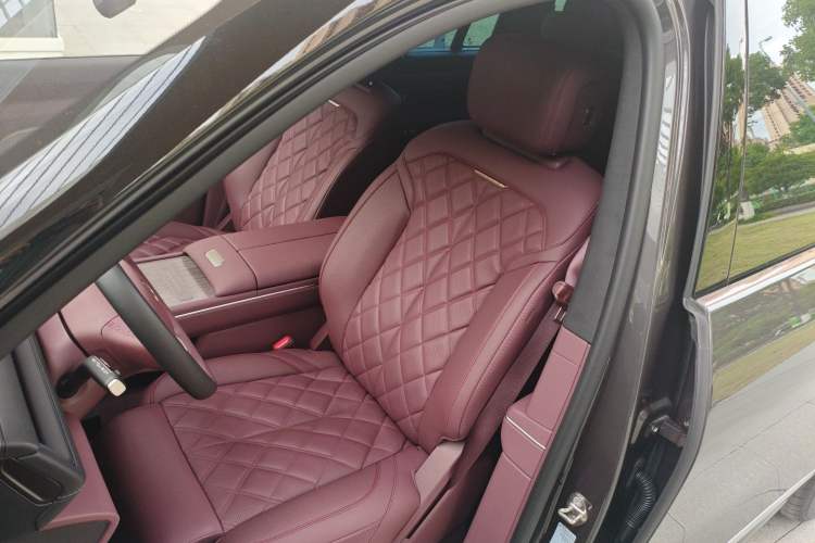 Used Nio ES8 2026 Model 6-seat Executive Signature Edition Left Front Seat